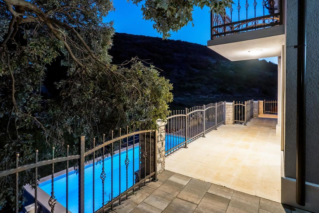 Holiday Home Beyla Pucisca Exterior foto