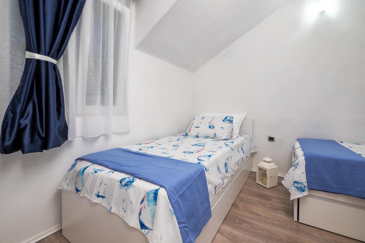 Holiday Home Beyla Pucisca Exterior foto