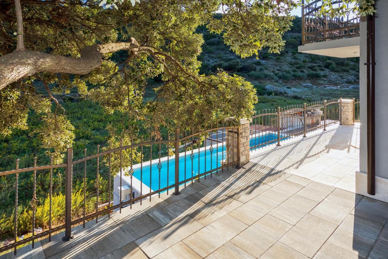 Holiday Home Beyla Pucisca Exterior foto
