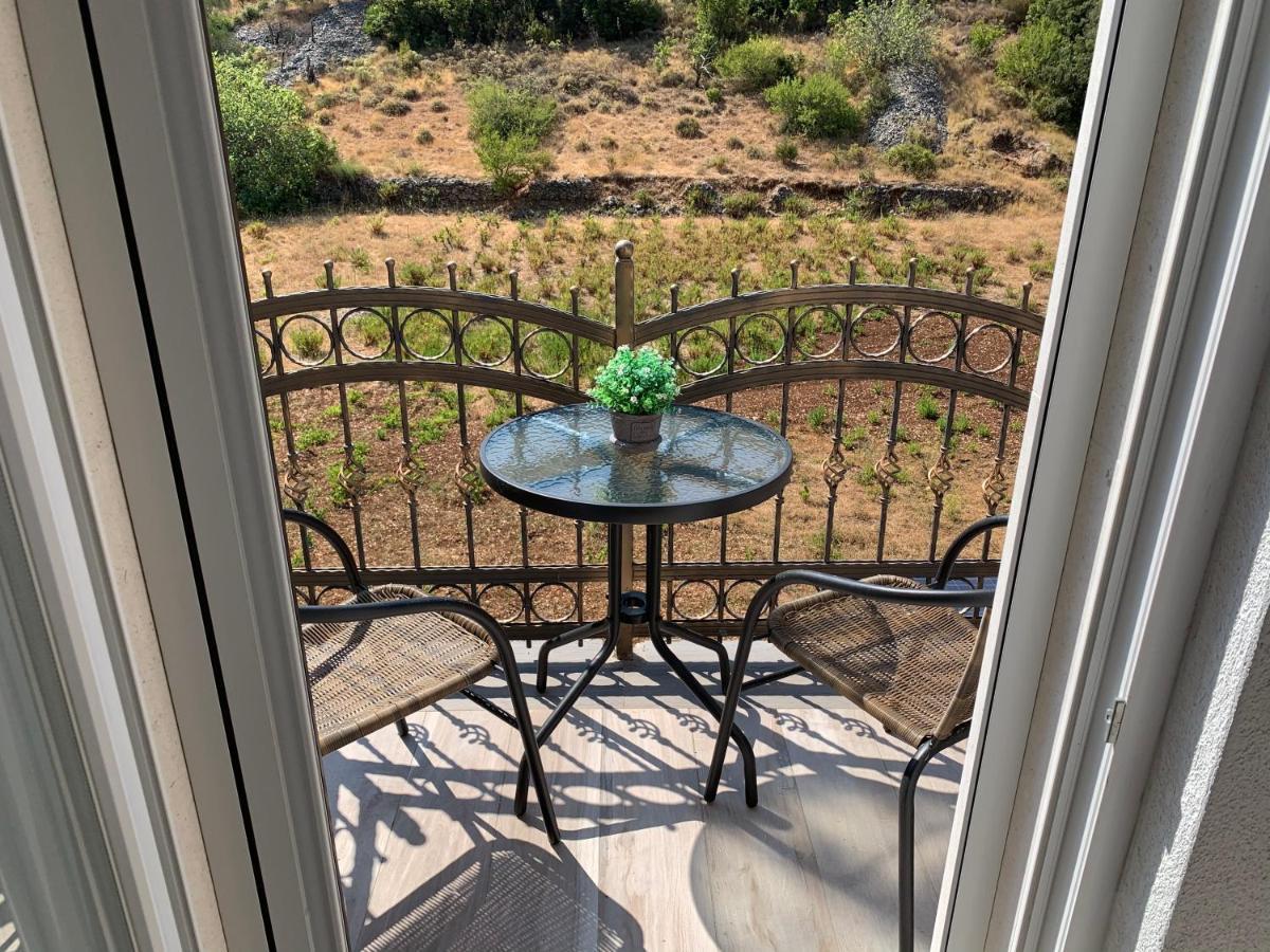 Holiday Home Beyla Pucisca Exterior foto